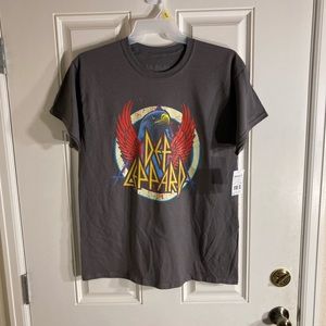 Def-Leppard t-shirt